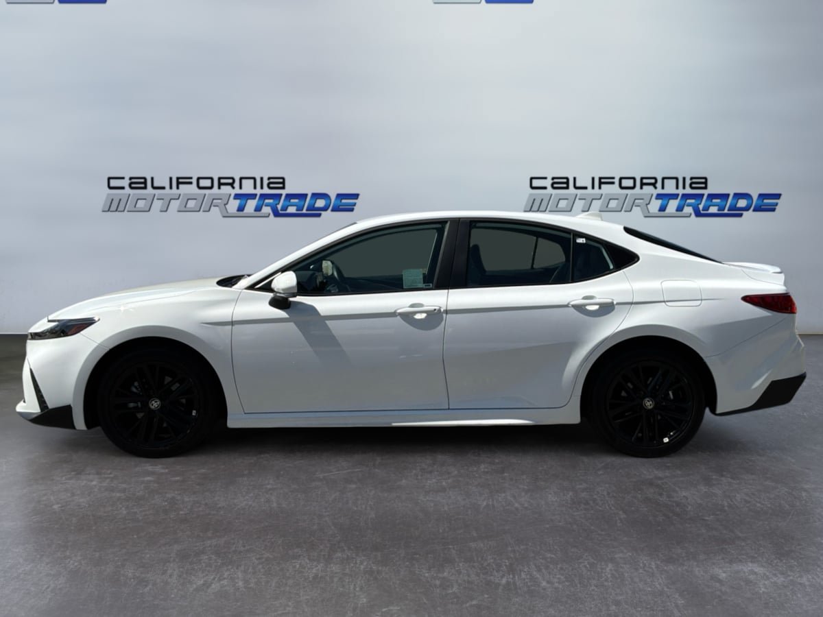 Used 2025 Toyota Camry SE AWD/4WD image 8