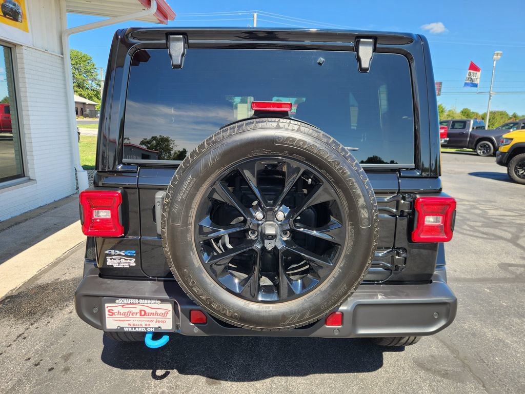 Used 2024 Jeep Wrangler Unlimited Sahara w/ Technology Group AWD/4WD image 4