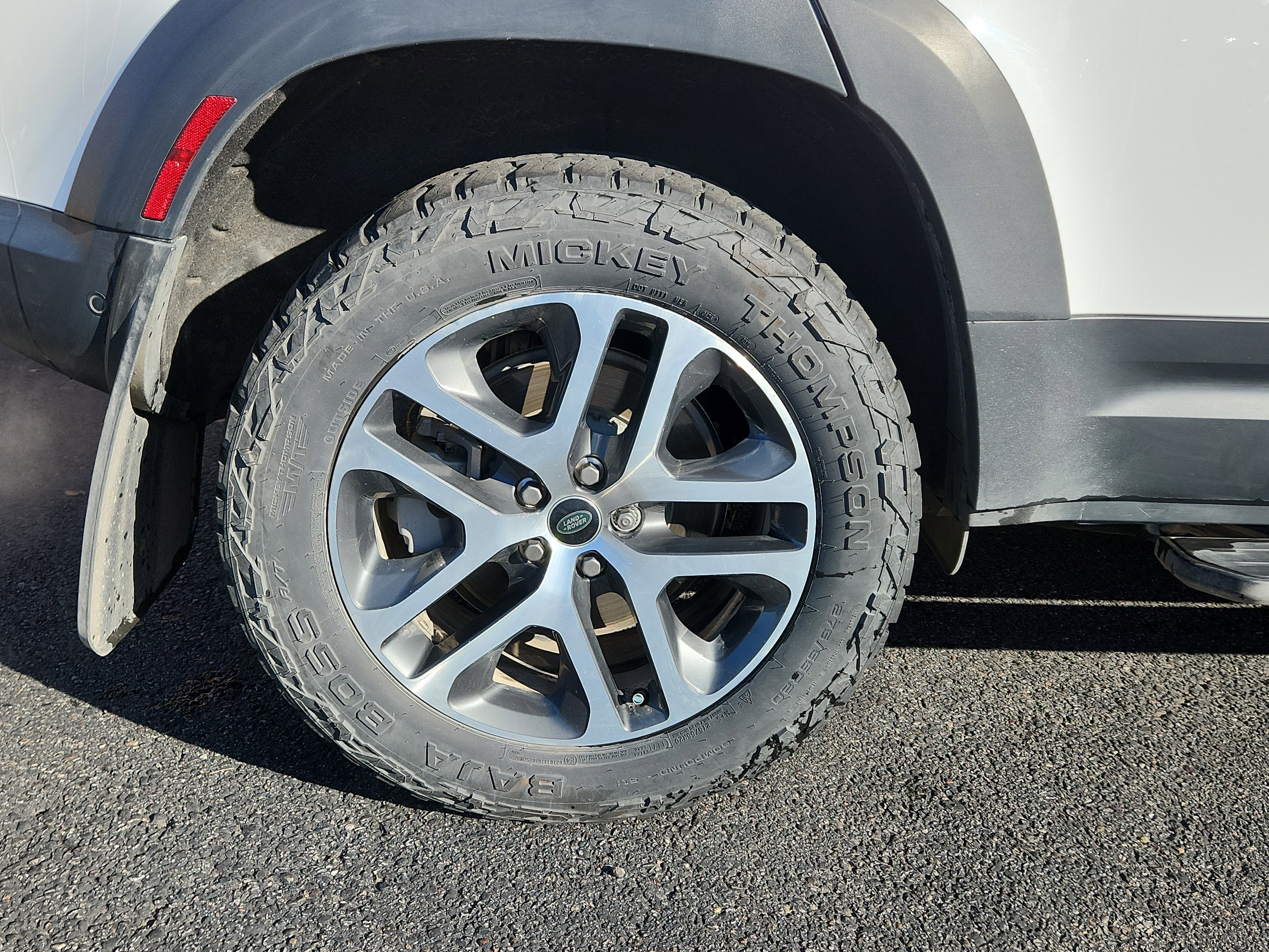 Certified 2022 Land Rover Defender 110 SE image 4