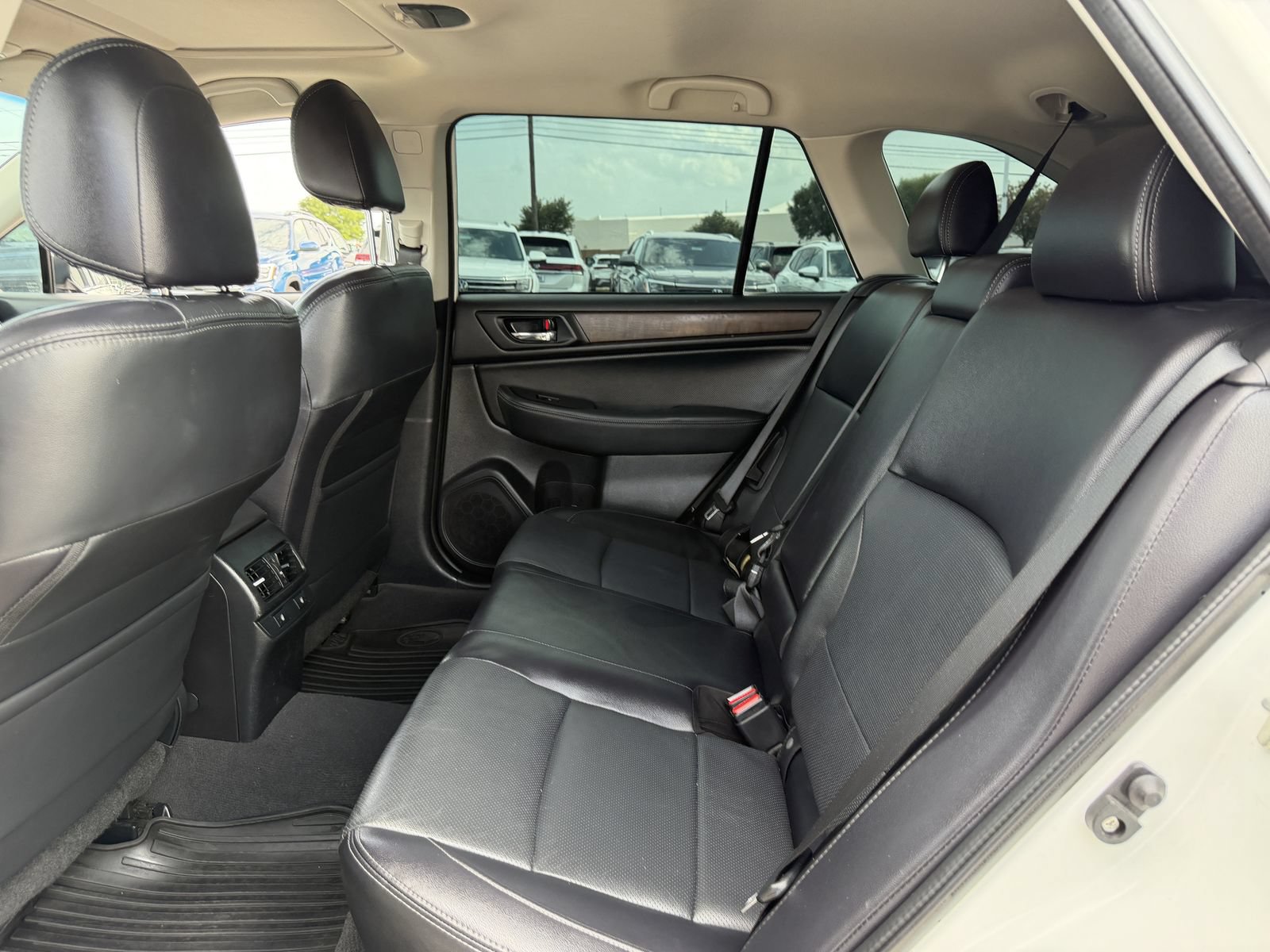 Used 2017 Subaru Outback 2.5i Limited AWD/4WD image 30