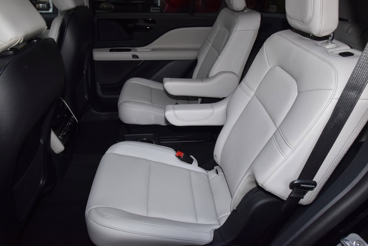 Certified 2026 Lincoln Aviator 2WD w/ Jet Appearance Package image 14