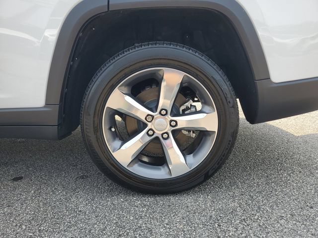Certified 2025 Jeep Grand Cherokee L Limited w/ Luxury Tech Group II AWD/4WD image 14