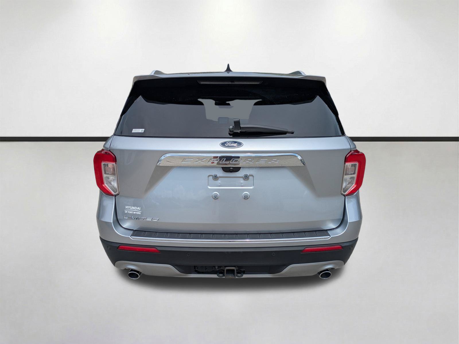 Used 2022 Ford Explorer Limited w/ Limited Technology Package RWD image 6