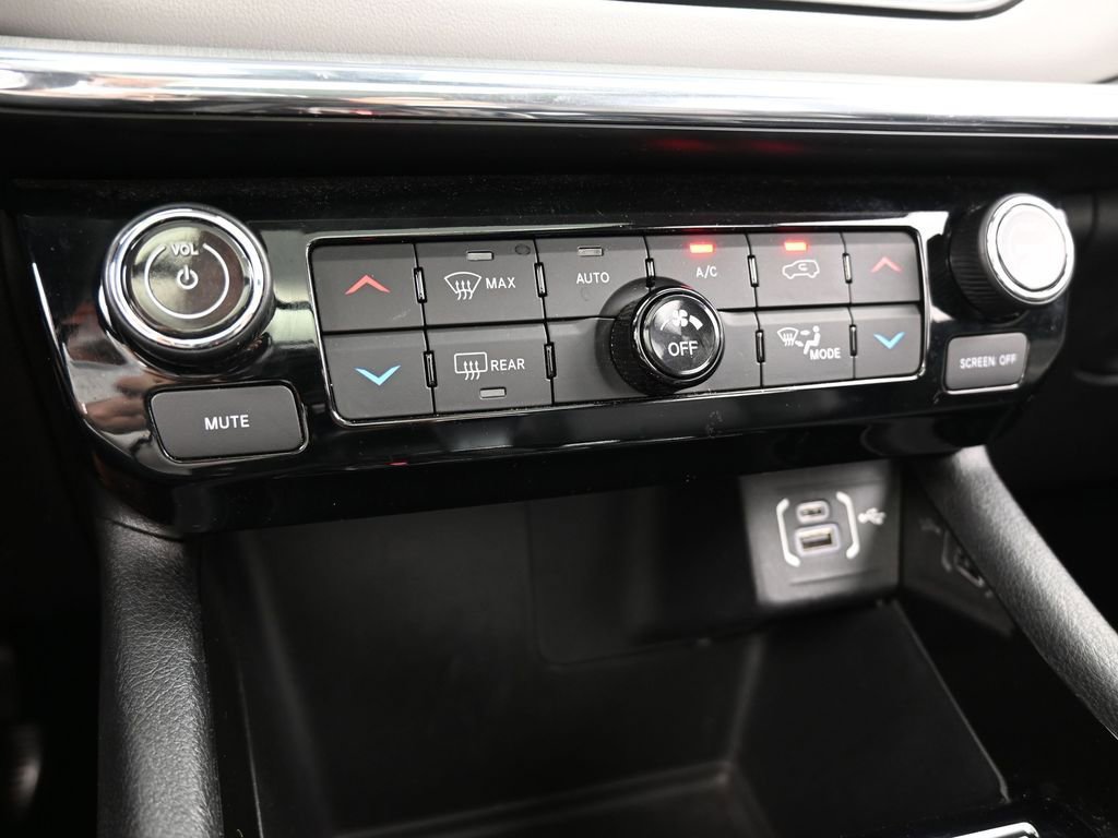 Used 2022 Jeep Compass Limited w/ Sun and Sound Group image 22