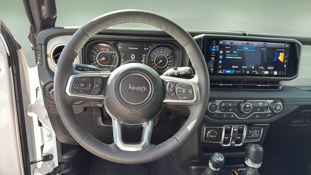 Used 2026 Jeep Wrangler Unlimited Sahara AWD/4WD image 29