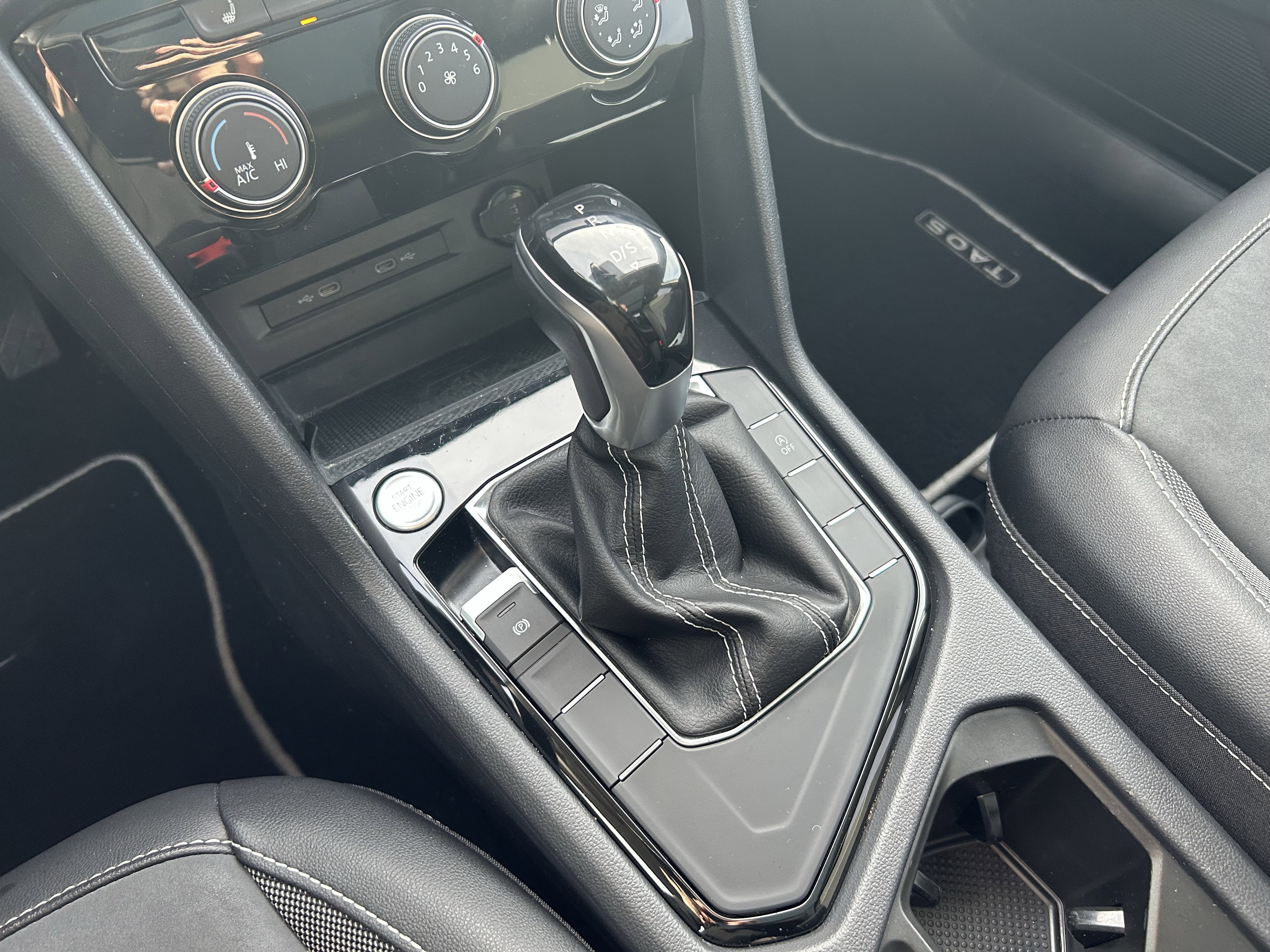 Certified 2023 Volkswagen Taos SE w/ Panoramic Sunroof Package image 16