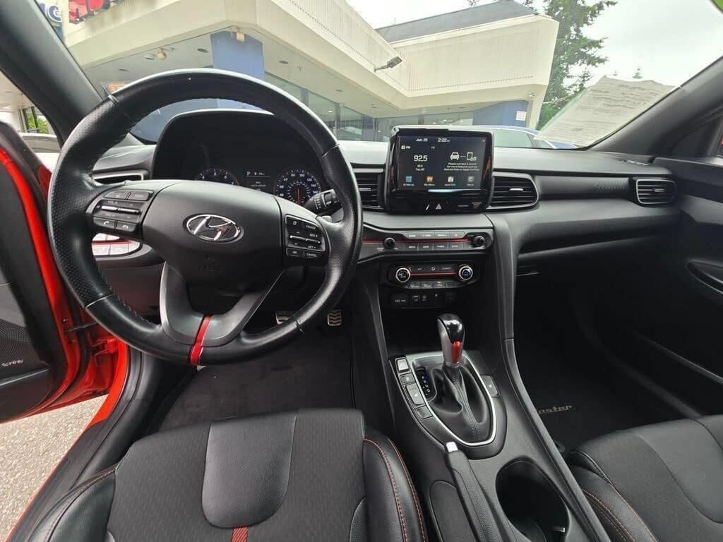 Used 2021 Hyundai Veloster Turbo FWD image 13