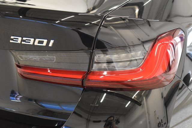 New 2026 BMW 330i xDrive Sedan w/ Premium Package AWD/4WD image 12