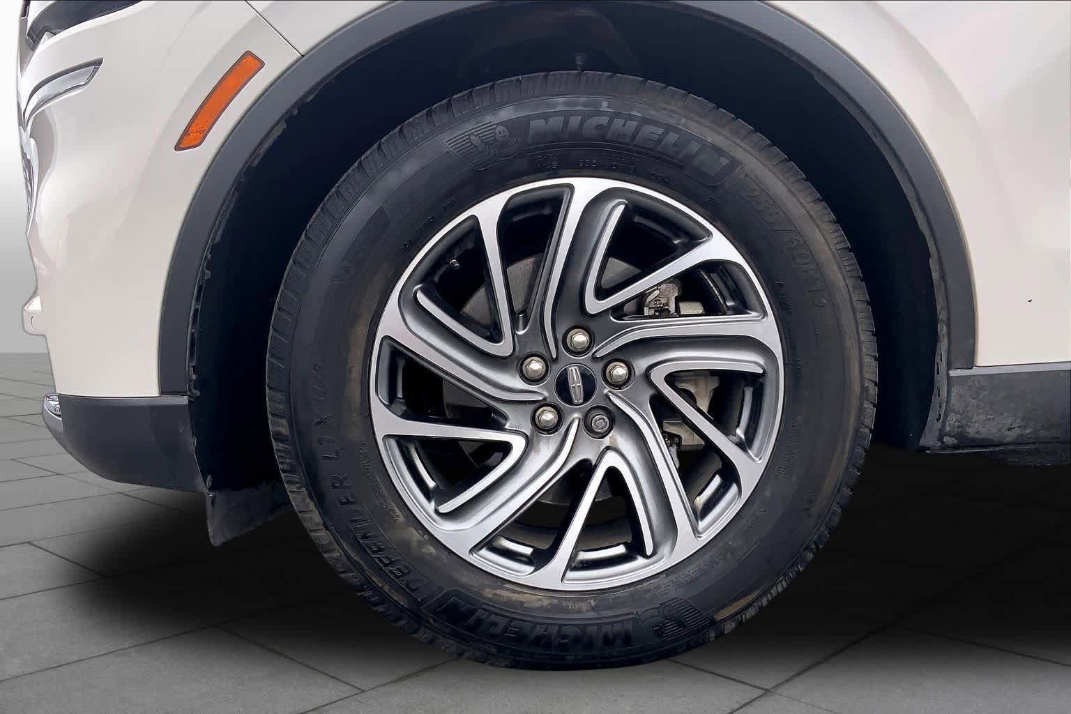 Used 2021 Lincoln Aviator 2WD image 11
