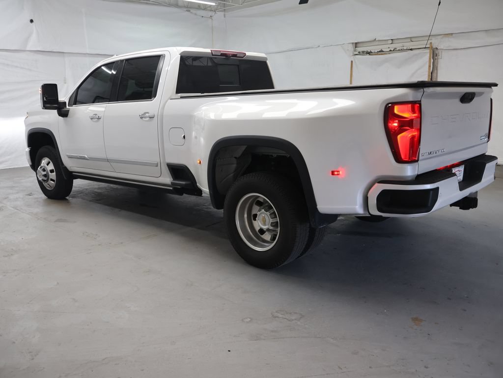 Used 2024 Chevrolet Silverado 3500 High Country w/ High Country Premium Package AWD/4WD image 5