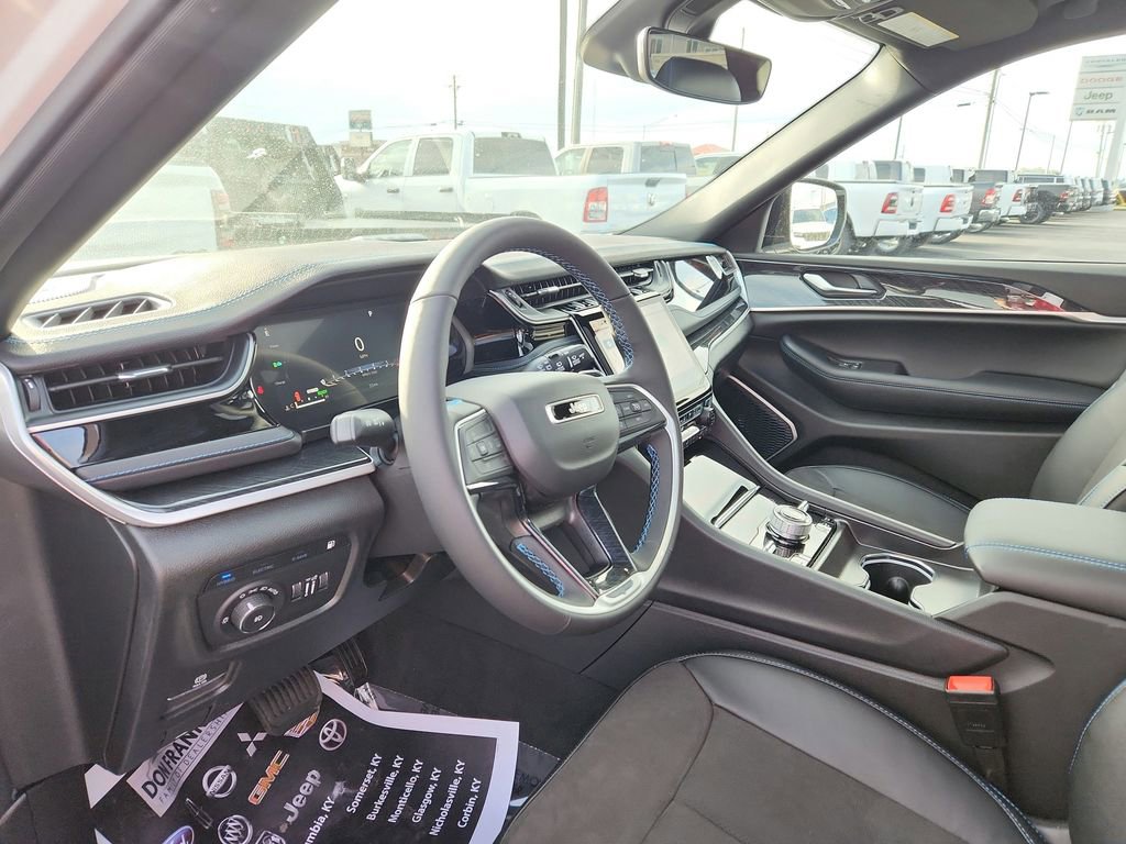 New 2024 Jeep Grand Cherokee Trailhawk AWD/4WD image 9