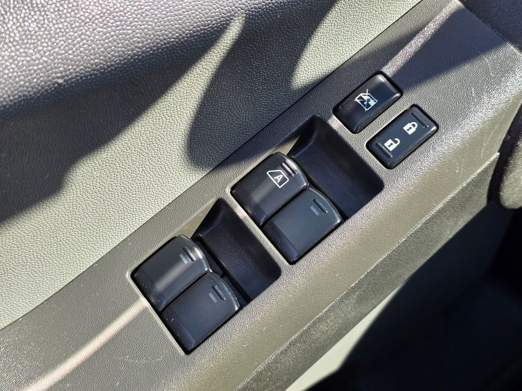 Used 2015 Nissan Xterra S AWD/4WD image 39