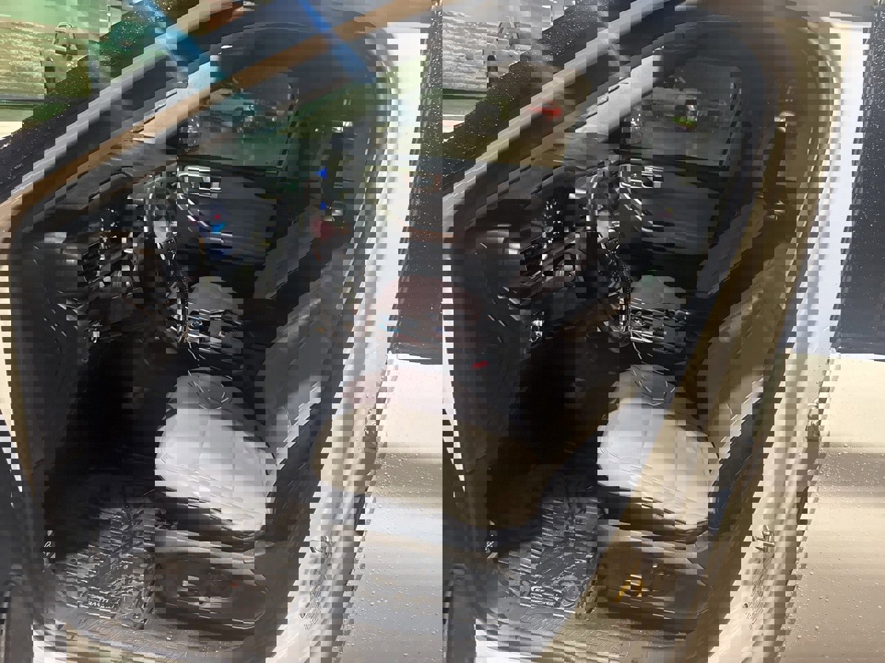 Used 2021 Ford Explorer XLT w/ Equipment Group 202A image 9