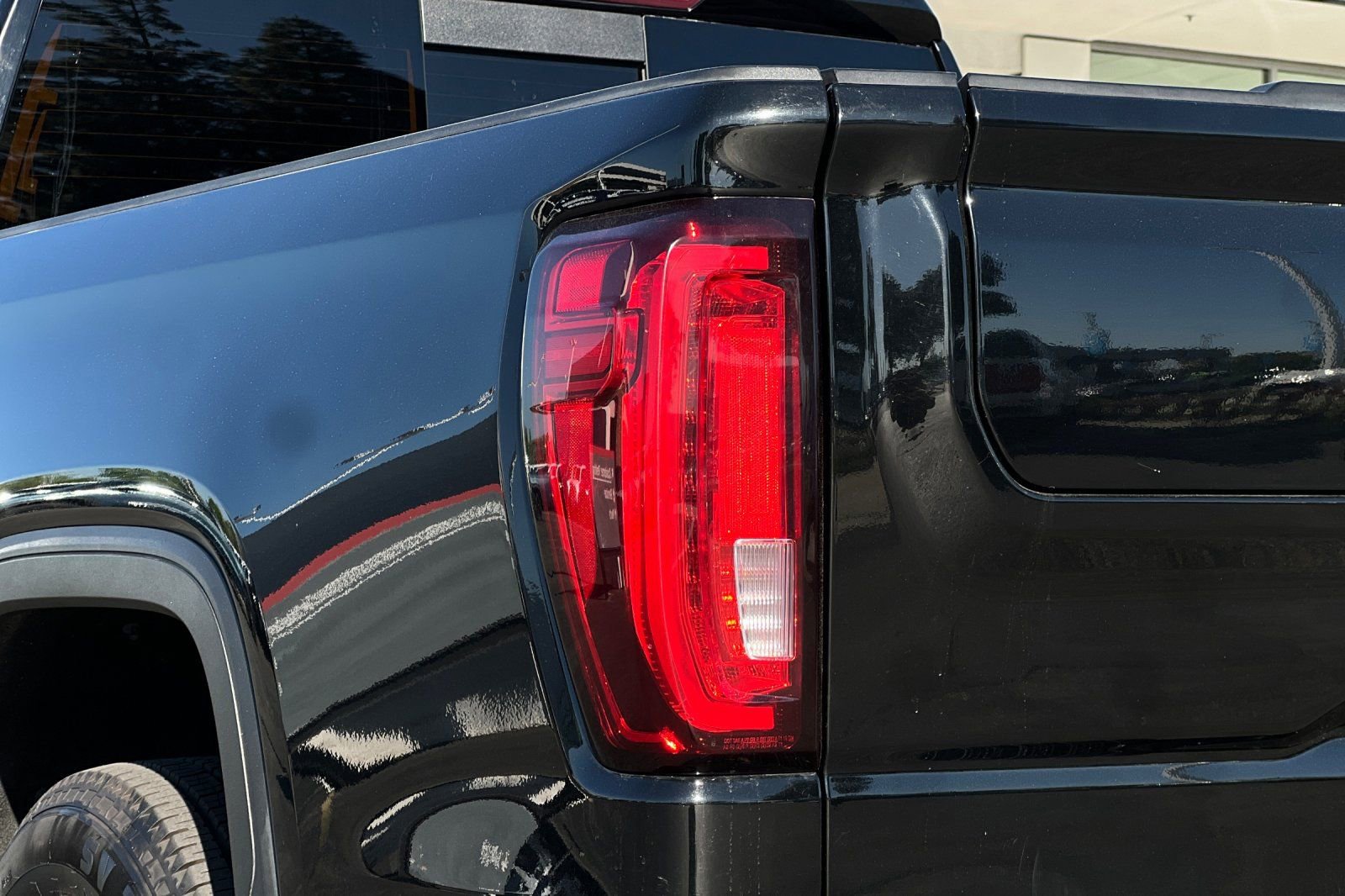 Used 2019 GMC Sierra 1500 SLT w/ SLT Premium Package image 39