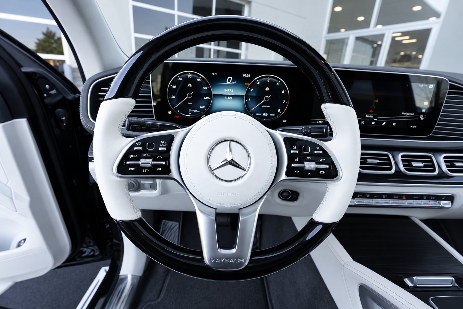 Used 2022 Mercedes-Benz Maybach GLS 600 4MATIC image 32