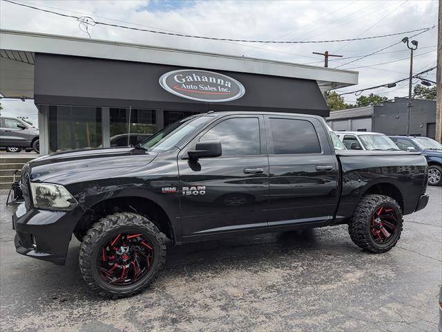 Used 2018 RAM 1500 Express w/ Express Value Package AWD/4WD image 2