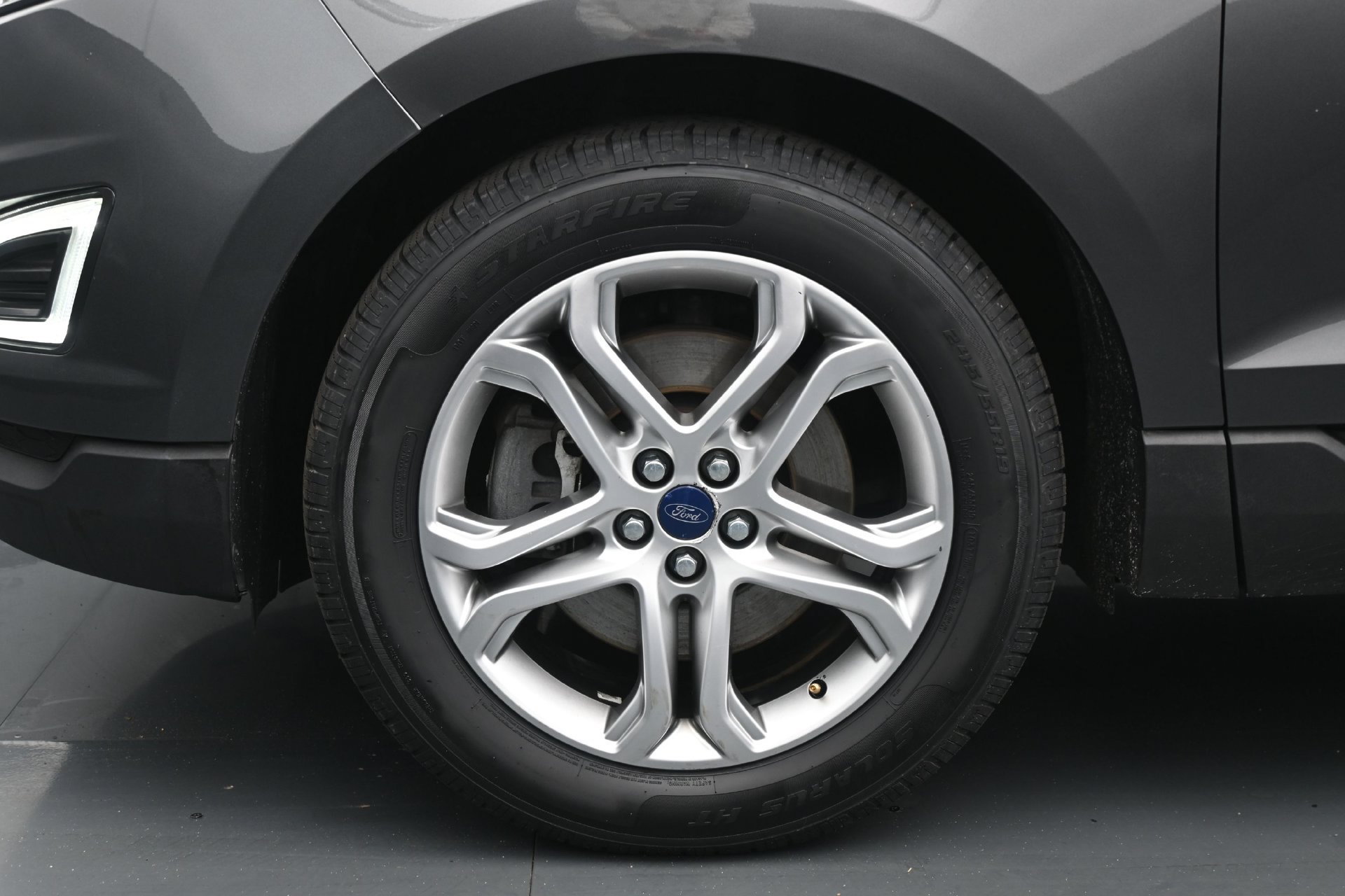 Used 2015 Ford Edge Titanium w/ Equipment Group 301A AWD/4WD image 26