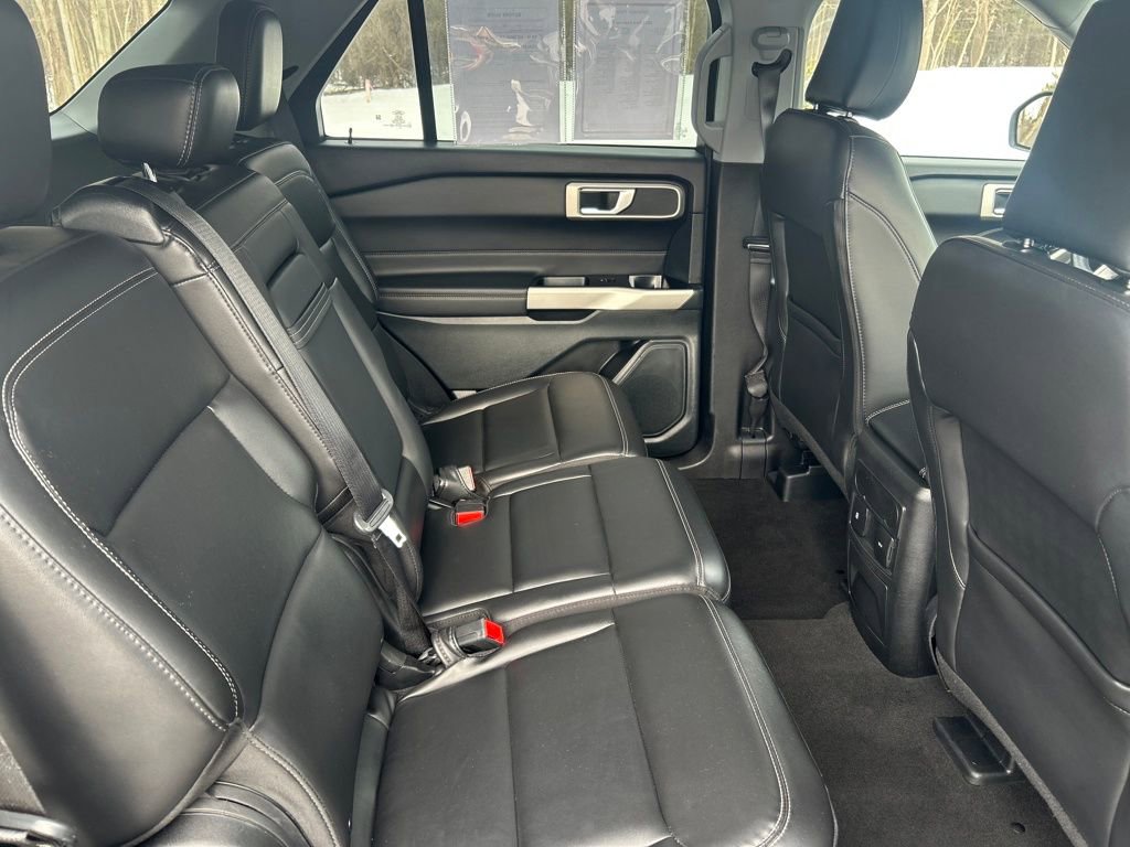 Used 2023 Ford Explorer XLT w/ Equipment Group 202A image 14