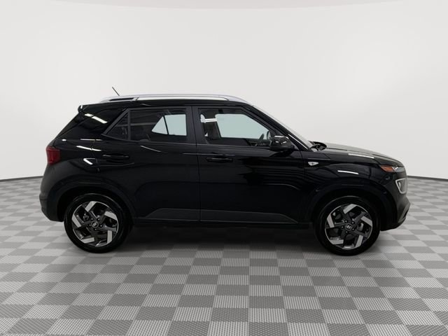 Used 2026 Hyundai Venue SEL image 12