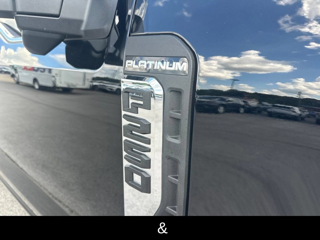 Used 2026 Ford F250 Platinum w/ Platinum Plus Package AWD/4WD image 3