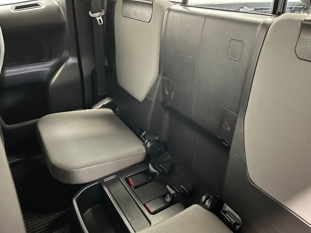 Used 2022 Toyota Tacoma SR w/ SR Convenience Package AWD/4WD image 15