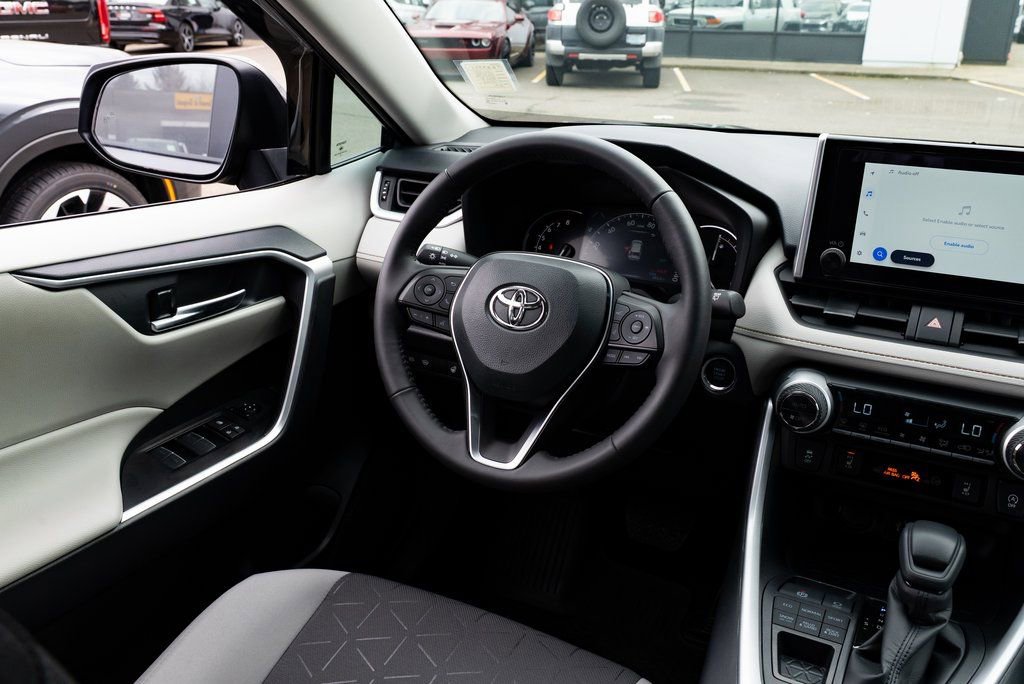 Used 2025 Toyota RAV4 XLE w/ Convenience Package image 9