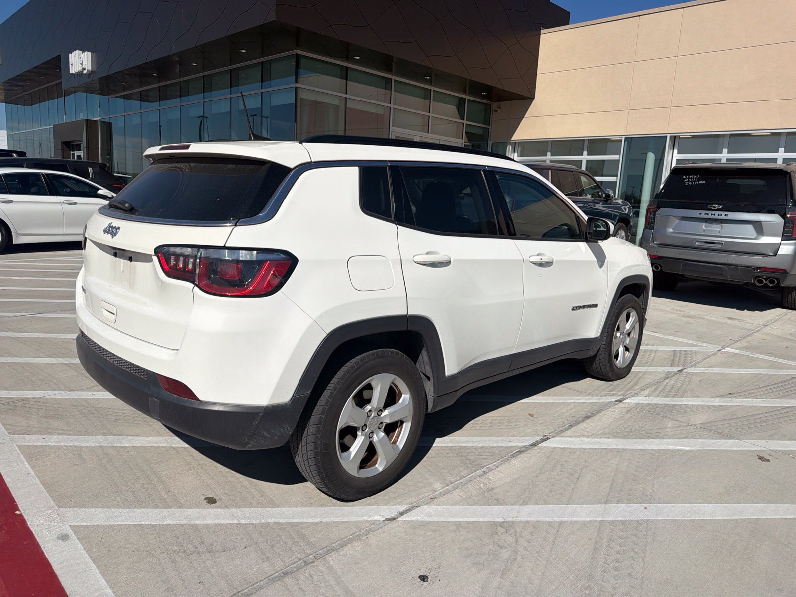Used 2017 Jeep Compass Latitude w/ Popular Equipment Group AWD/4WD image 5