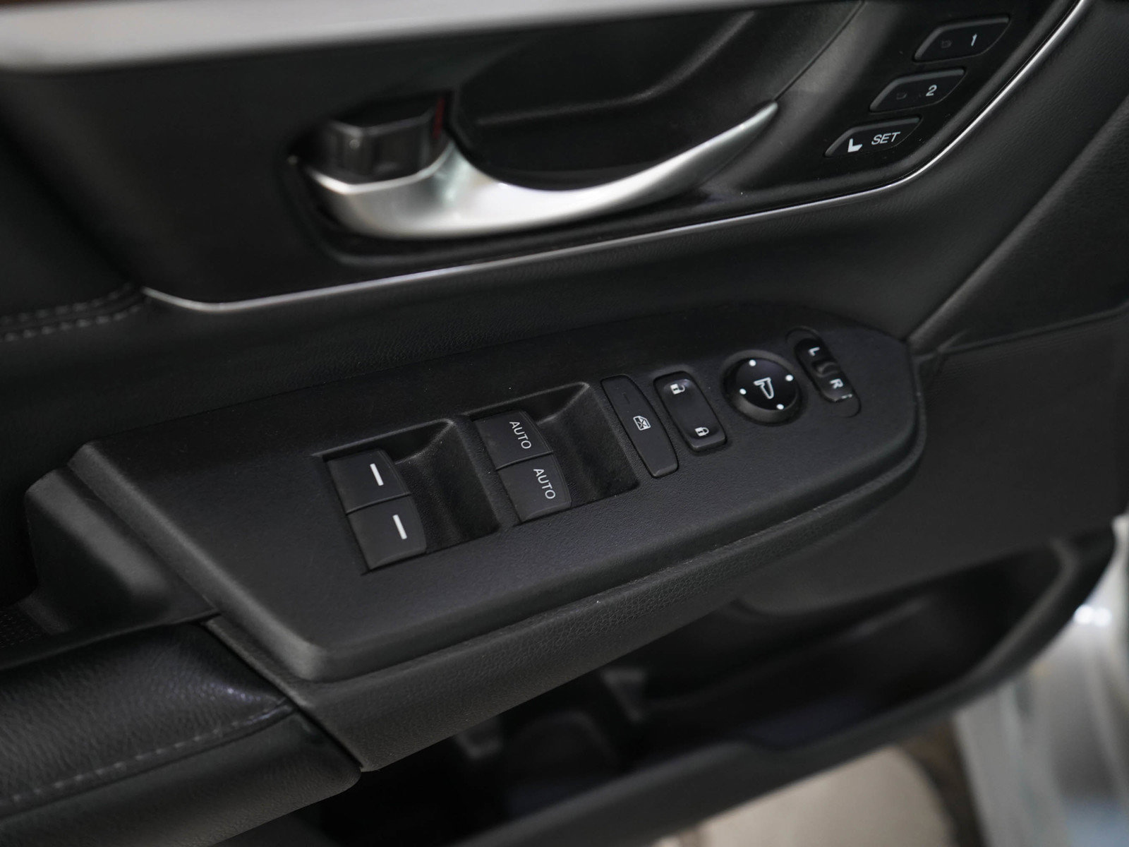 Used 2017 Honda CR-V Touring image 20