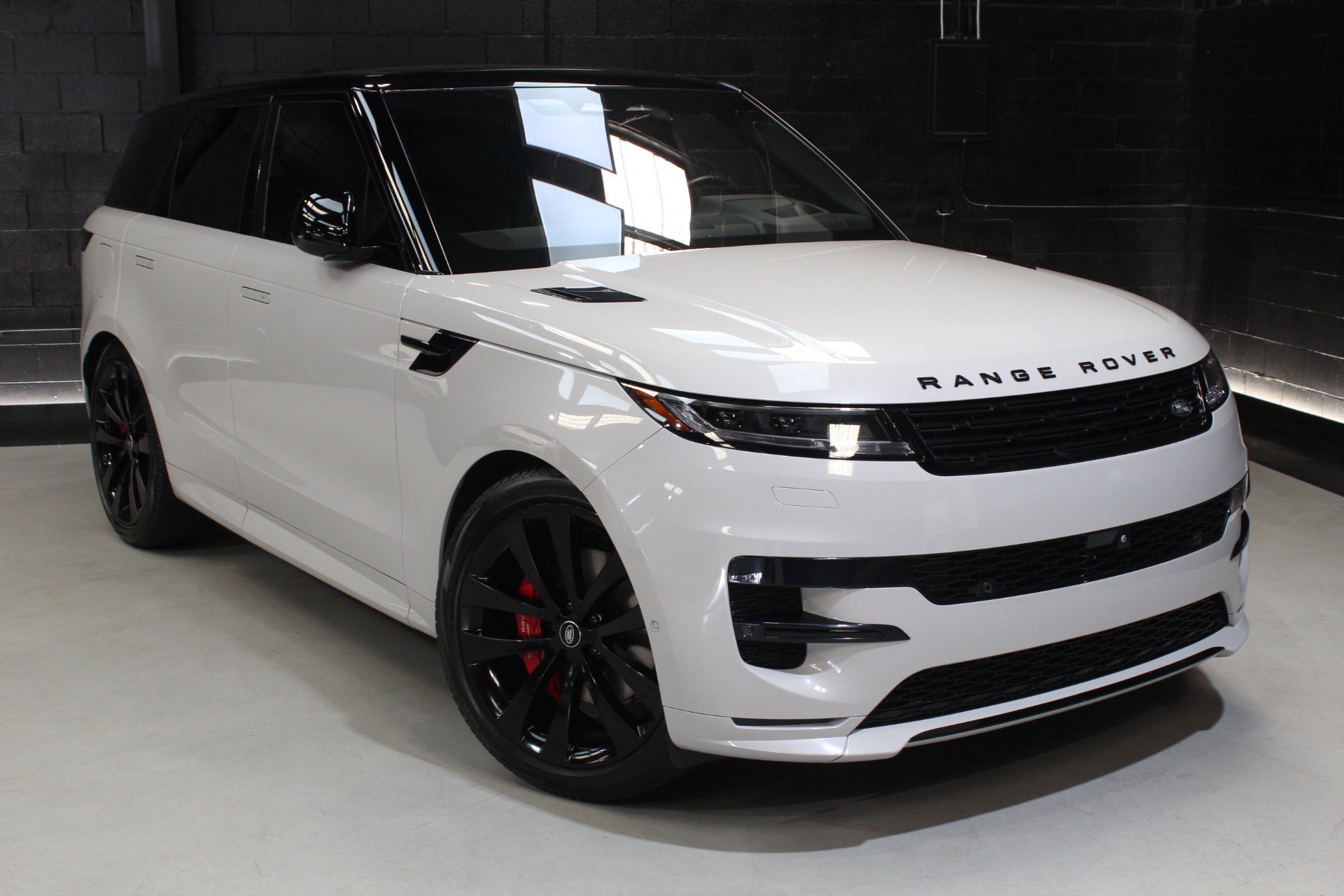 Used 2023 Land Rover Range Rover Sport SE Dynamic AWD/4WD image 7
