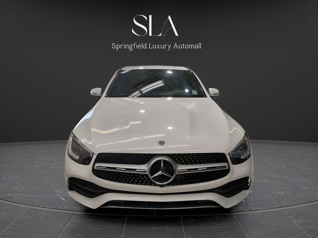Used 2023 Mercedes-Benz GLC 300 4MATIC Coupe image 2
