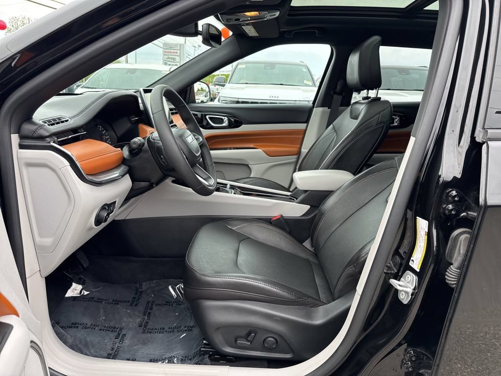 Certified 2023 Jeep Compass Limited w/ Sun and Sound Group AWD/4WD image 16