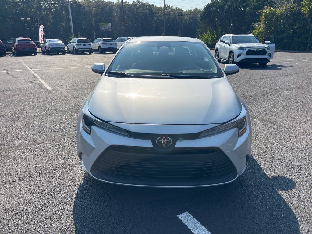 Used 2024 Toyota Corolla LE image 2