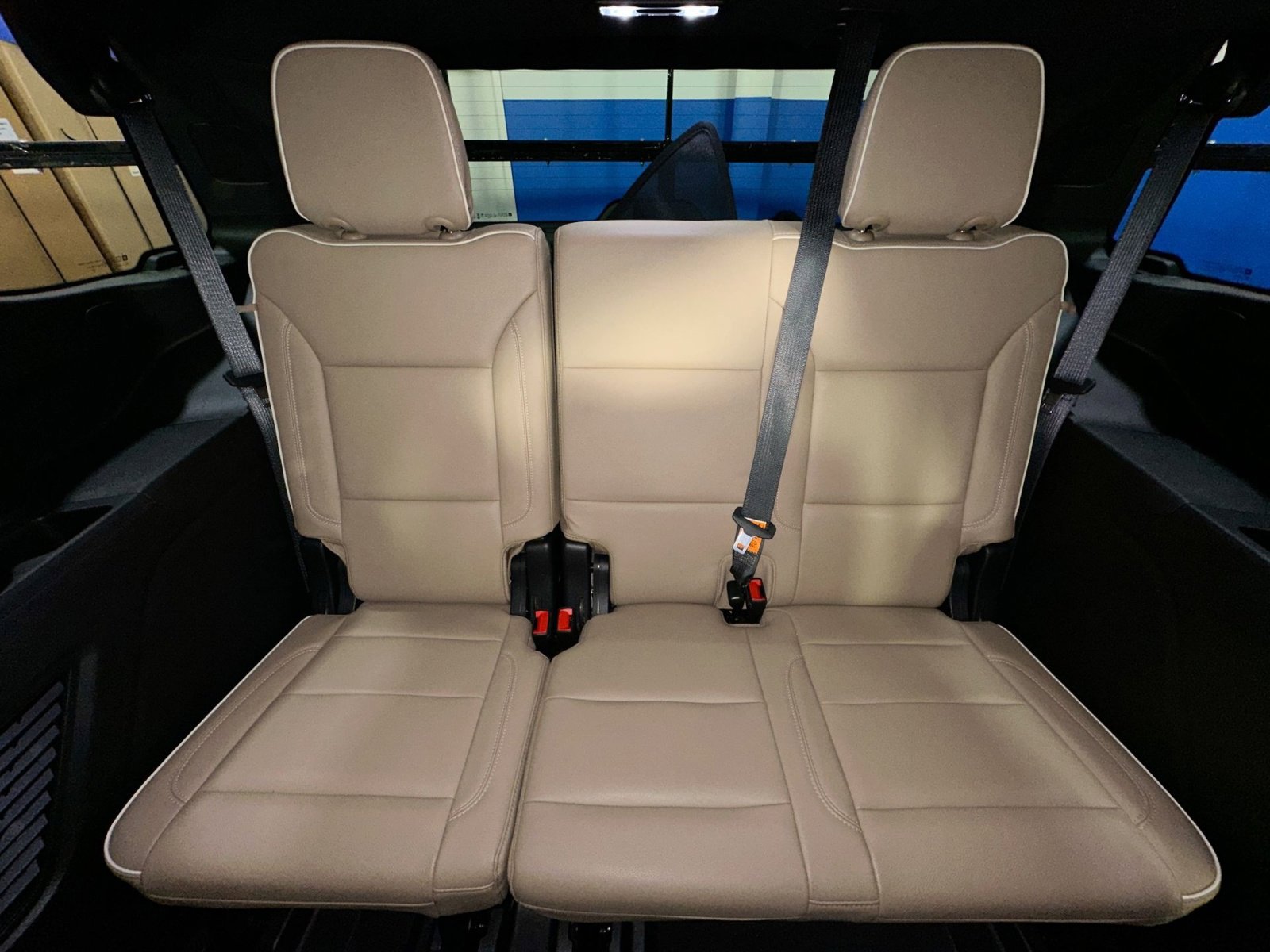 Used 2021 Chevrolet Tahoe Premier w/ Premium Package image 33