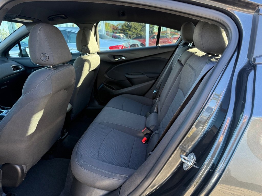 Used 2019 Chevrolet Cruze LT w/ Convenience Package image 34