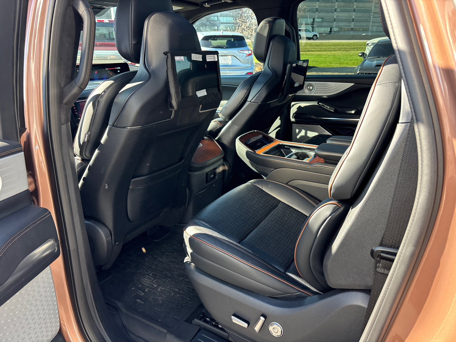 New 2025 Lincoln Navigator L Black Label AWD/4WD image 27
