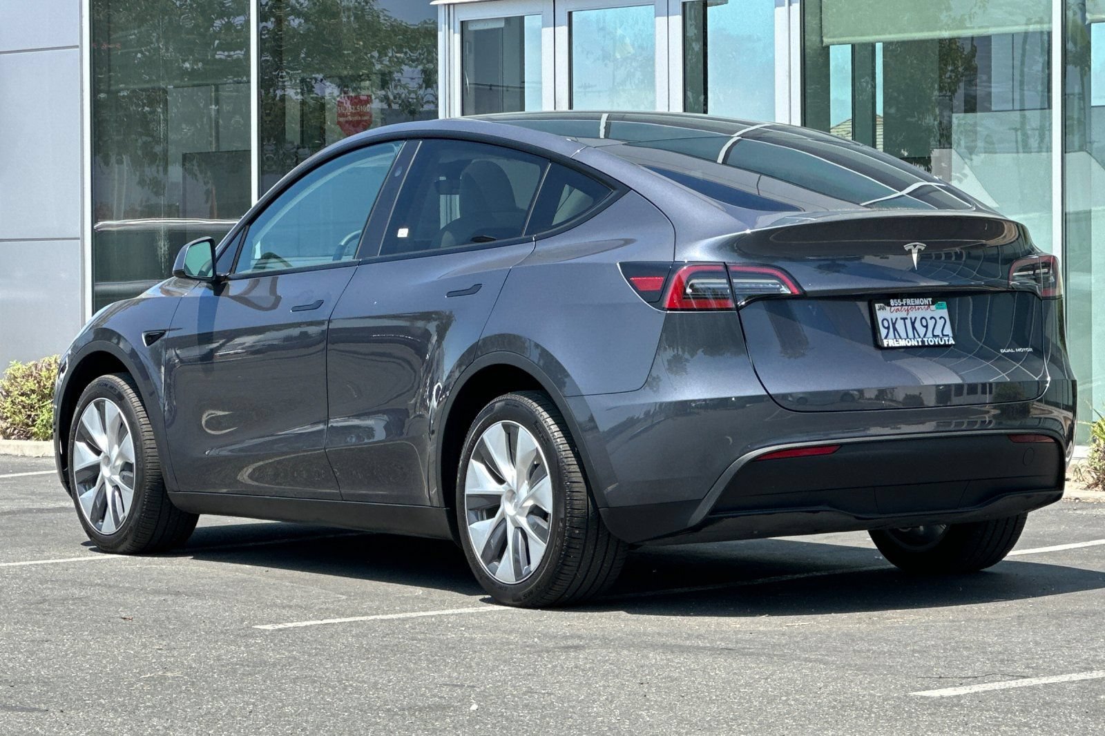 Used 2024 Tesla Model Y Long Range AWD/4WD image 6