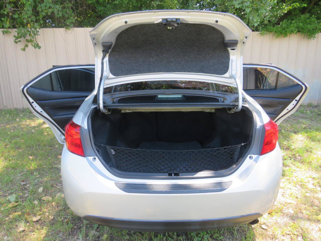 Used 2017 Toyota Corolla SE FWD image 28