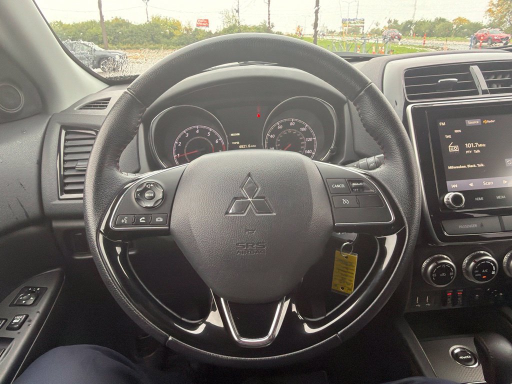 Used 2025 Mitsubishi Outlander Sport LE AWD/4WD image 26