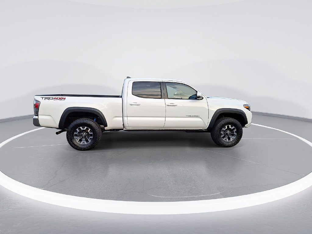 Certified 2022 Toyota Tacoma TRD Off-Road AWD/4WD image 11