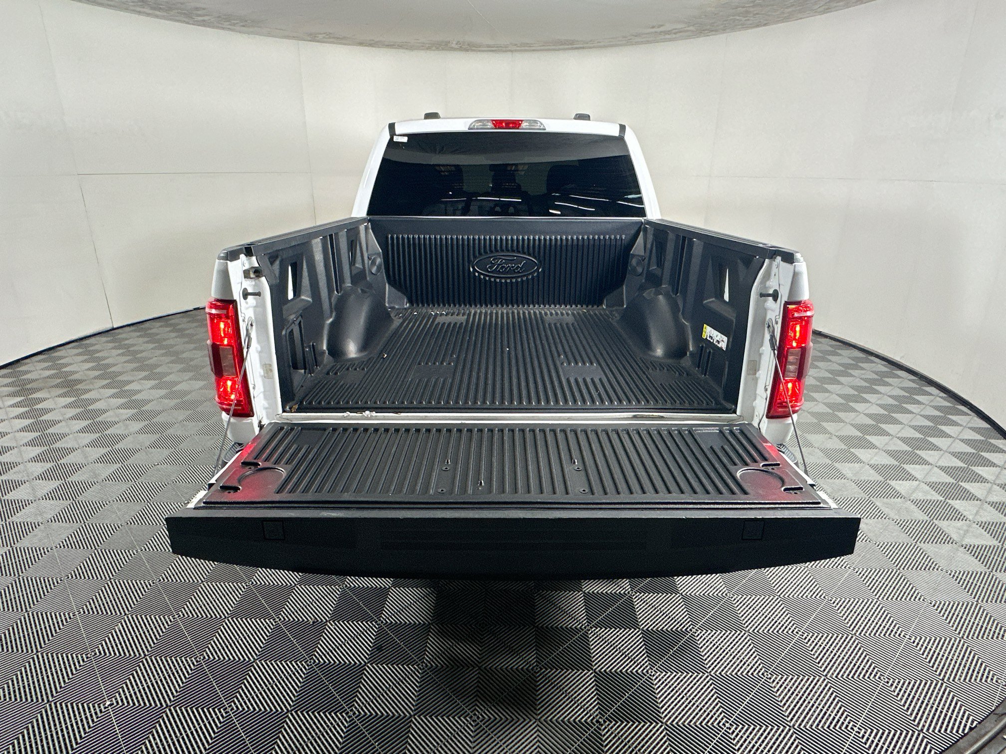 Used 2022 Ford F150 XLT w/ Equipment Group 301A Mid AWD/4WD image 29