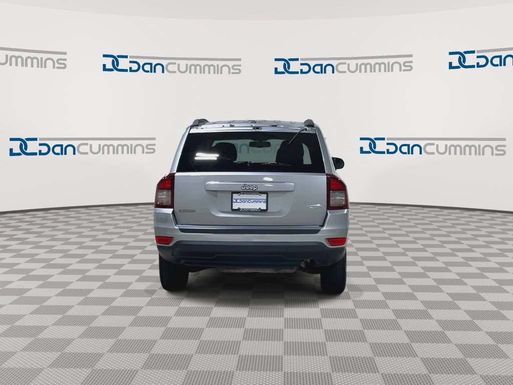 Used 2016 Jeep Compass Latitude FWD image 7