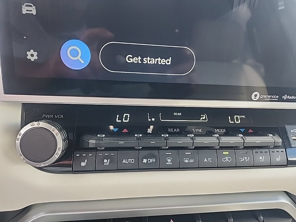 Used 2024 Toyota Sequoia Capstone AWD/4WD image 8