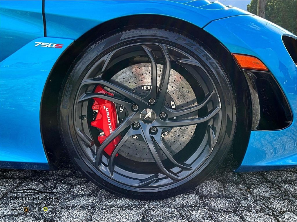 Used 2024 McLaren 750S Spider RWD image 26