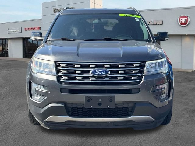 Used 2017 Ford Explorer XLT FWD video 2