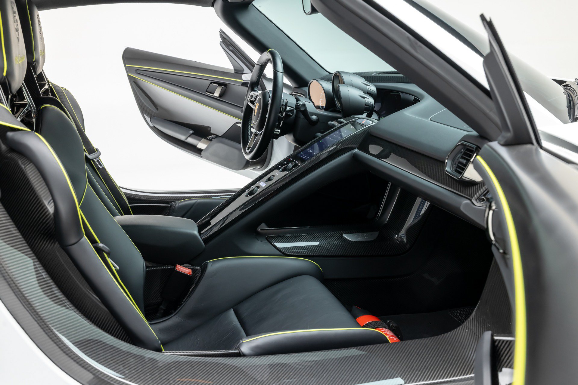 Used 2015 Porsche 918 Spyder AWD/4WD image 43