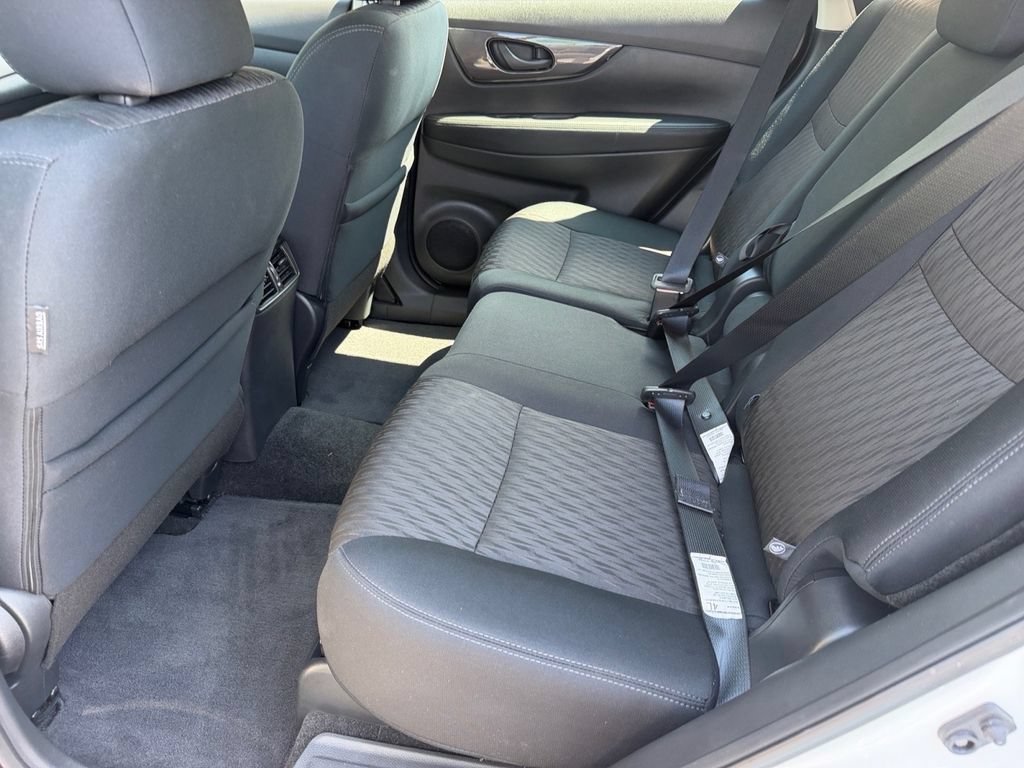 Used 2019 Nissan Rogue S FWD image 13