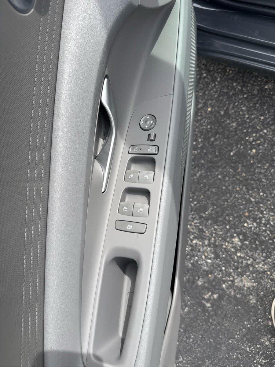 New 2026 Hyundai Elantra SE FWD image 25