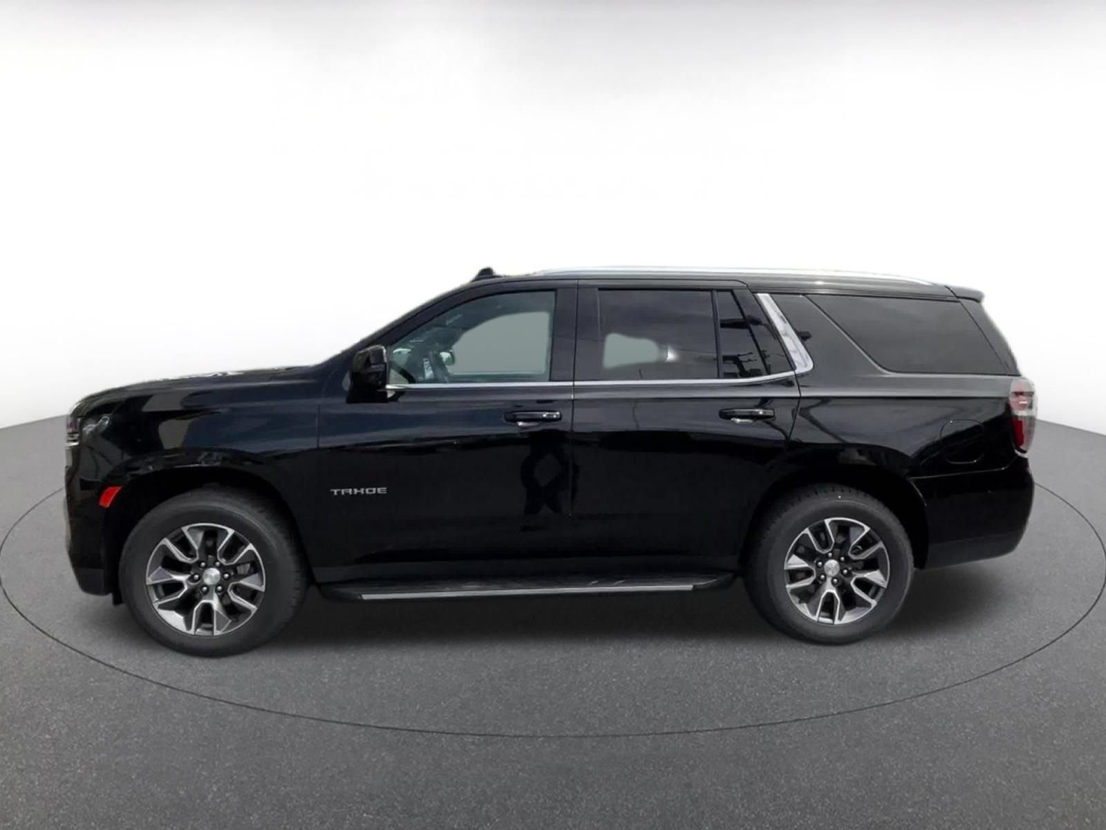 Used 2023 Chevrolet Tahoe LT w/ Luxury Package AWD/4WD image 10