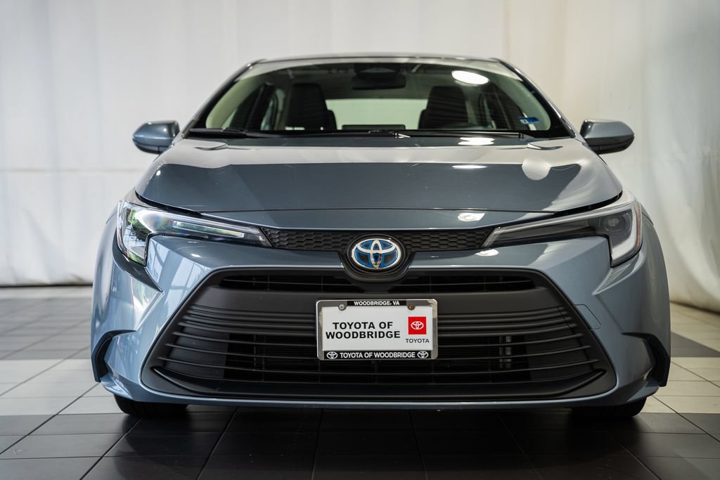Used 2025 Toyota Corolla LE w/ LE Premium Package FWD image 2