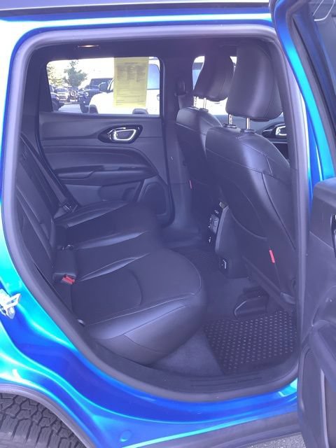 Used 2025 Jeep Compass Trailhawk w/ Trailhawk Convenience Group AWD/4WD image 17